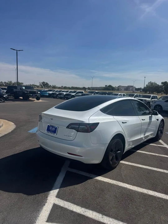 2023 Tesla Model 3 - Image 4 of 11