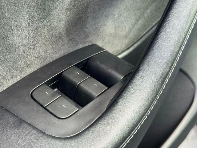 2023 Tesla Model 3 - Image 9 of 21