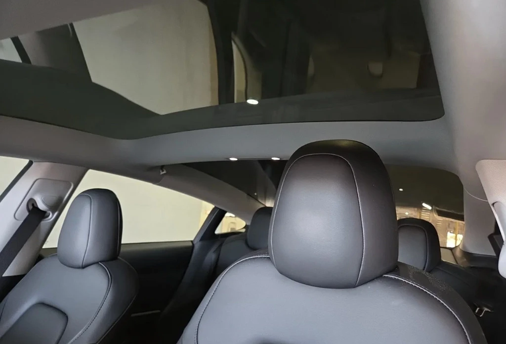 2023 Tesla Model 3 - Image 8 of 10