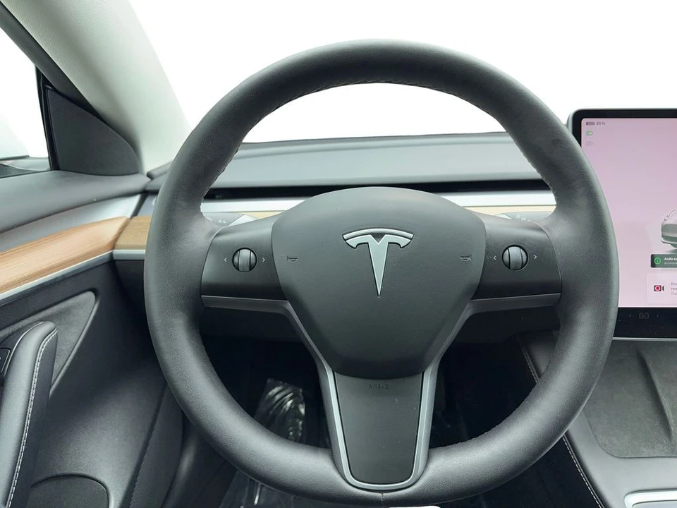 2023 Tesla Model 3 - Image 18 of 21