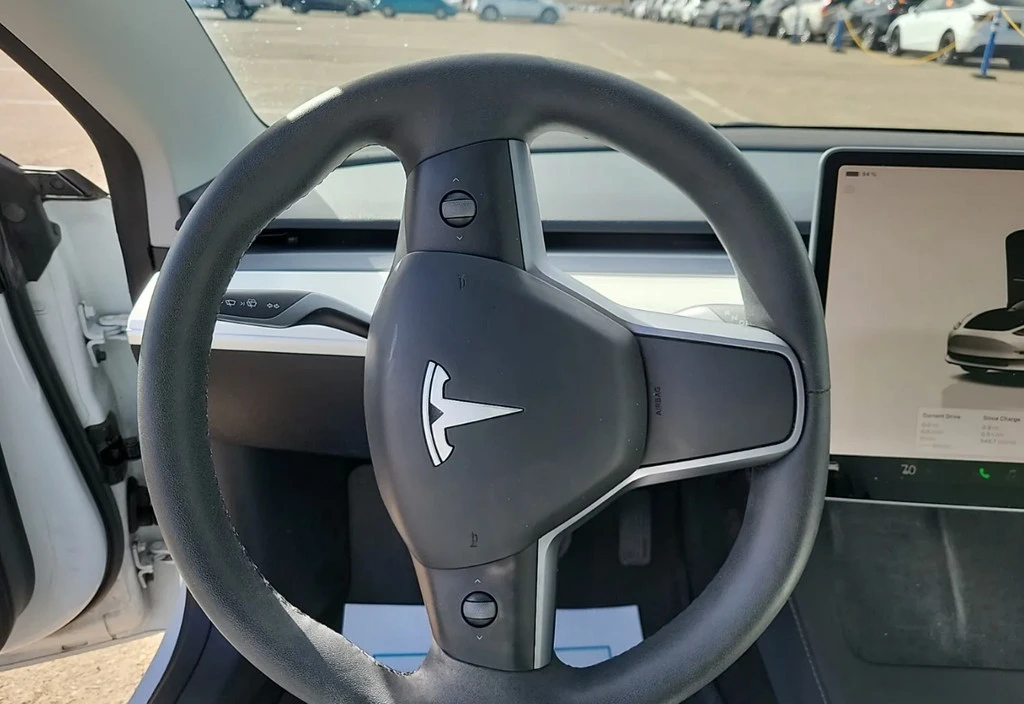 2023 Tesla Model 3 - Image 6 of 10