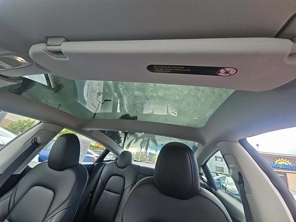 2023 Tesla Model 3 - Image 8 of 10