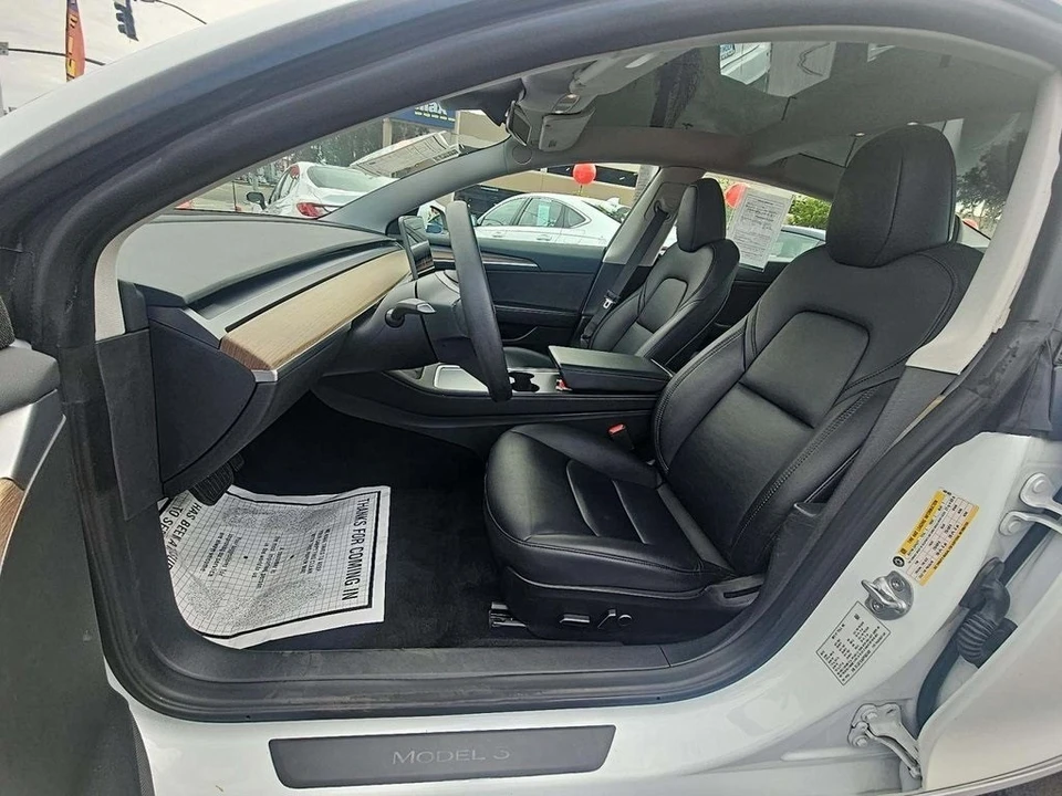 2023 Tesla Model 3 - Image 4 of 10