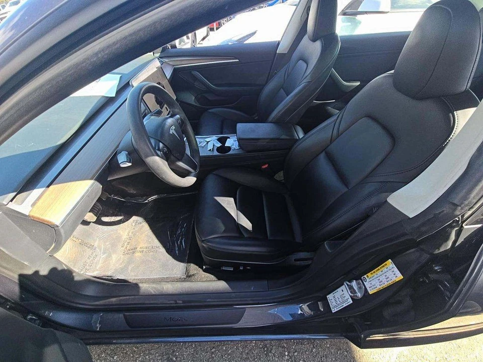 2023 Tesla Model S - Image 4 of 10