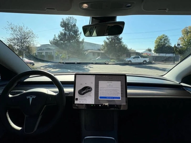 2023 Tesla Model 3 - Image 13 of 17