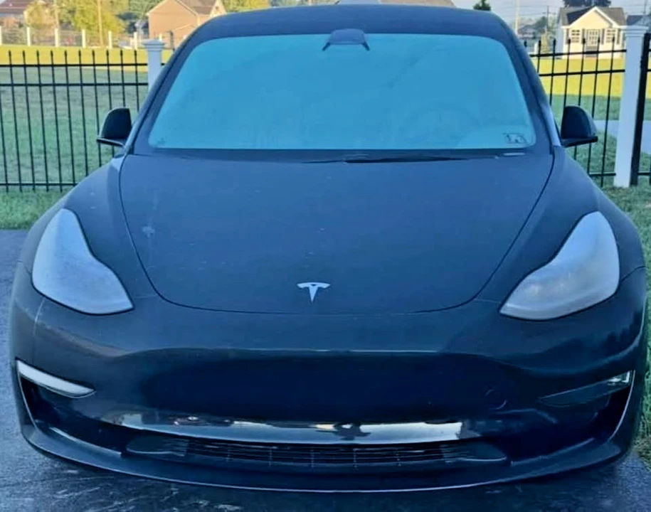 2023 Tesla Model 3 Performance - Image 5 of 11