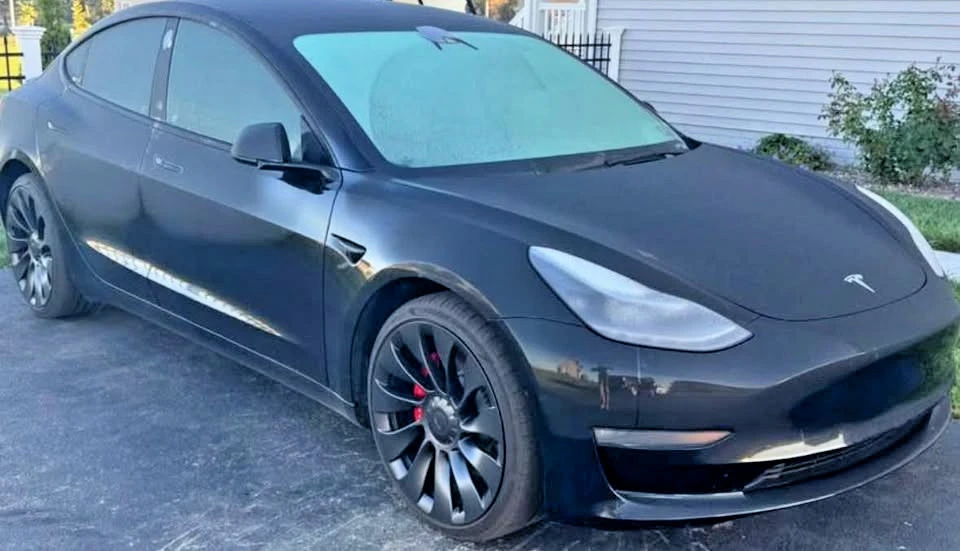 2023 Tesla Model 3 Performance - Image 3 of 11