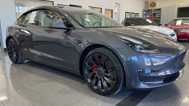 2023 Tesla Model 3 Performance - Image 7 of 21