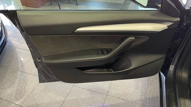 2023 Tesla Model 3 Performance - Image 21 of 21