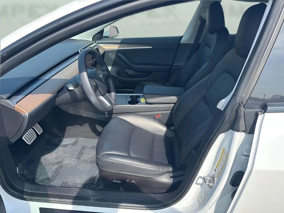 2023 Tesla Model 3 Performance - Image 9 of 21