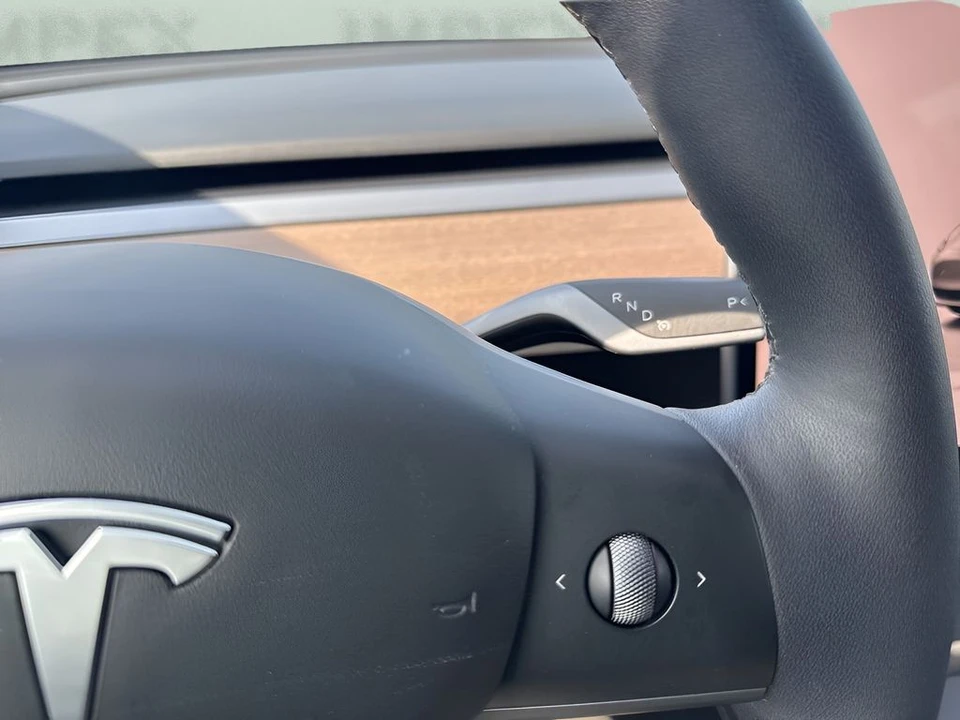 2023 Tesla Model 3 Performance - Image 16 of 21