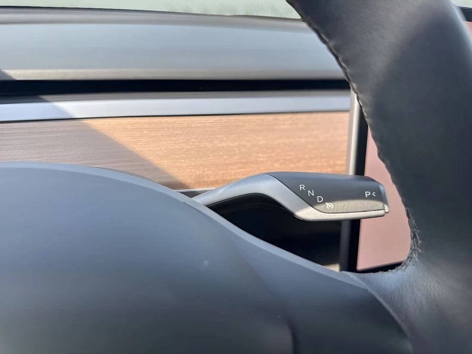 2023 Tesla Model 3 Performance - Image 17 of 21