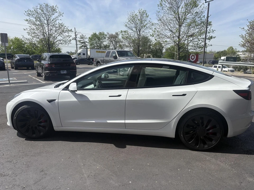 2023 Tesla Model 3 Performance - Image 5 of 18
