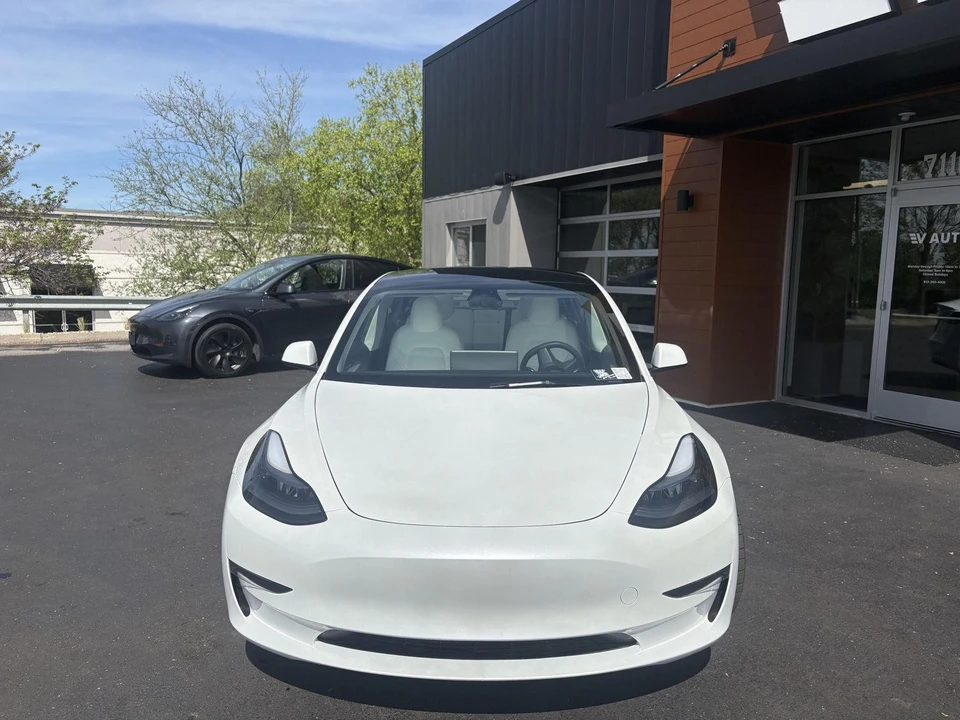 2023 Tesla Model 3 Performance - Image 2 of 18