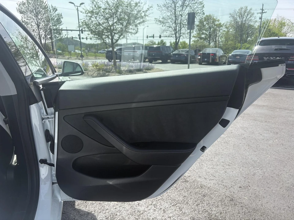 2023 Tesla Model 3 Performance - Image 11 of 18