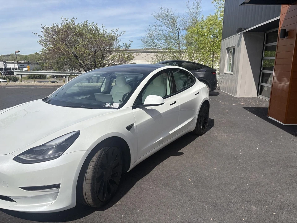 2023 Tesla Model 3 Performance - Image 4 of 18