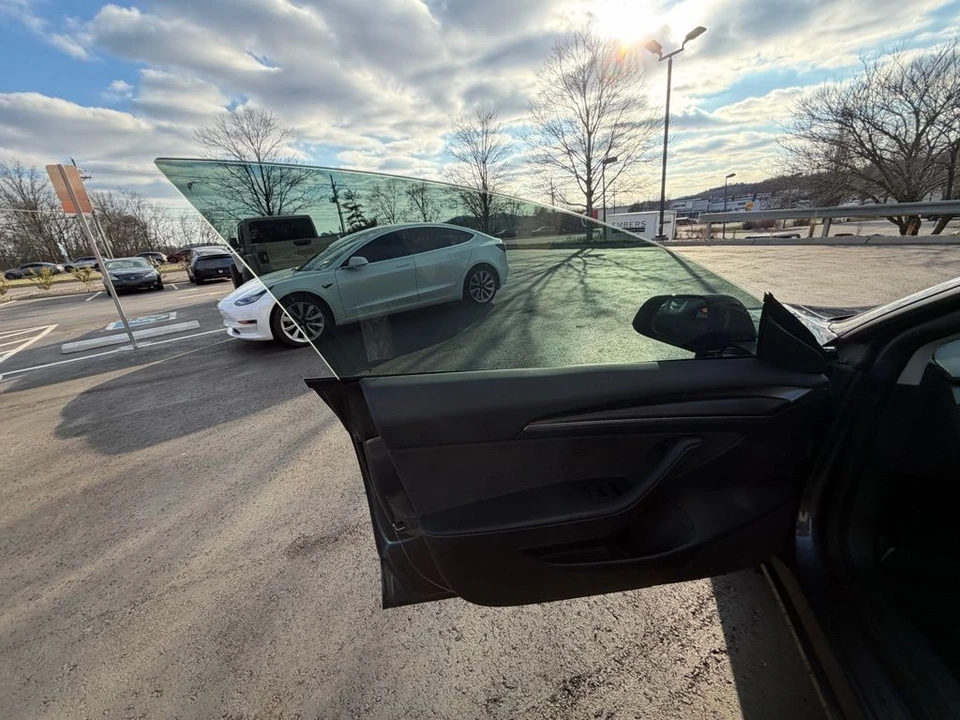 2023 Tesla Model 3 Performance - Image 7 of 16
