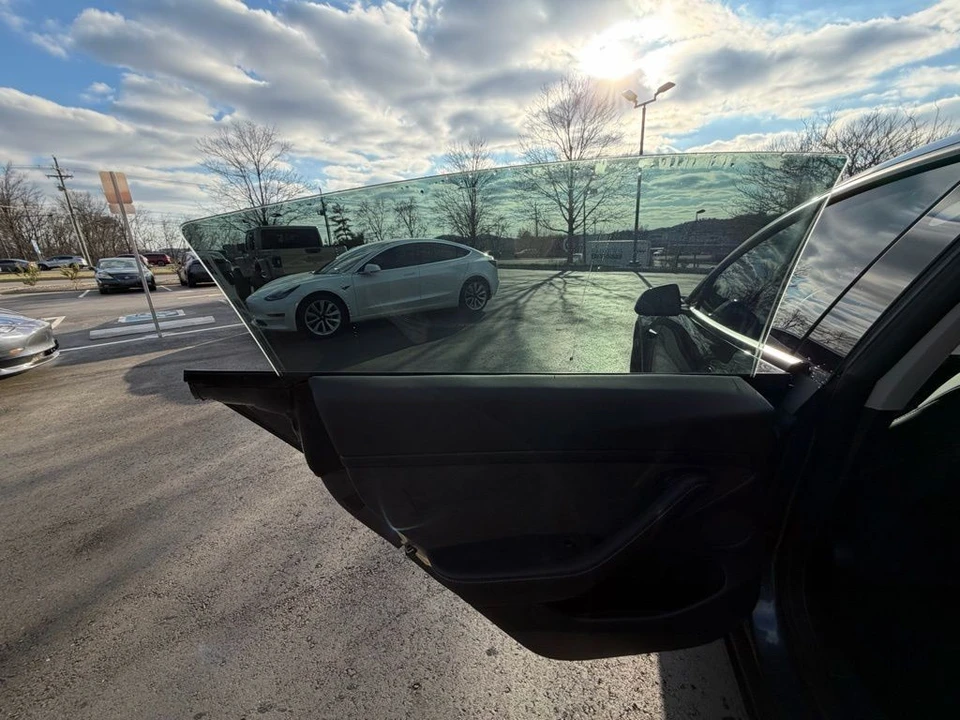 2023 Tesla Model 3 Performance - Image 8 of 16