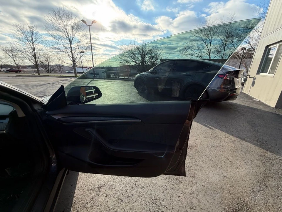 2023 Tesla Model 3 Performance - Image 13 of 16