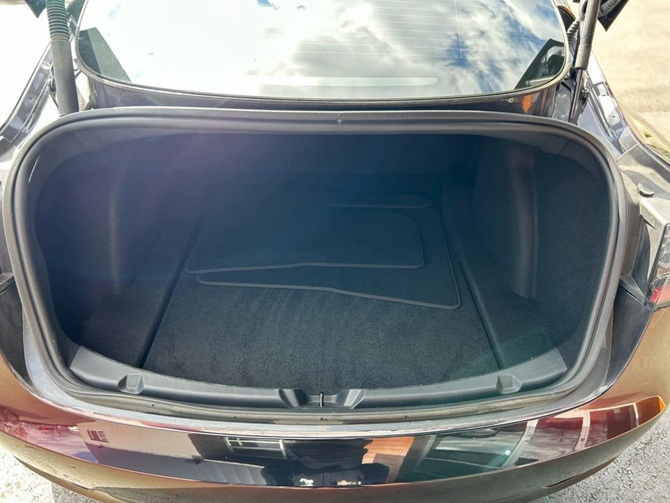 2023 Tesla Model 3 Performance - Image 7 of 17