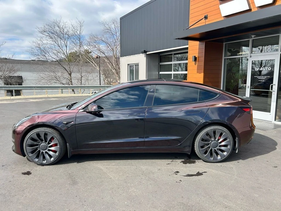 2023 Tesla Model 3 Performance - Image 5 of 17
