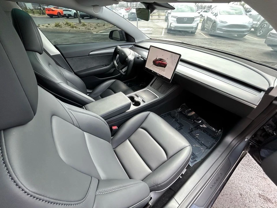 2023 Tesla Model 3 Performance - Image 13 of 17