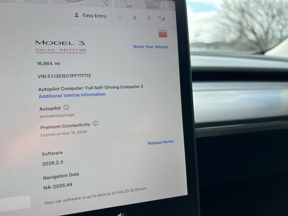 2023 Tesla Model 3 Performance - Image 16 of 17