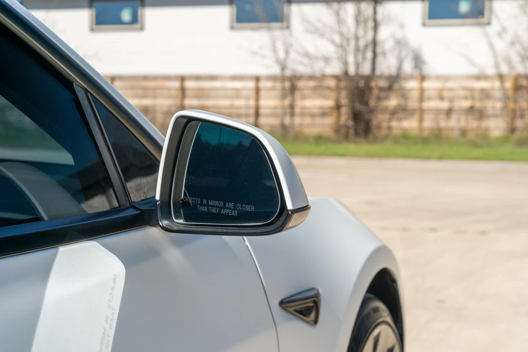 2023 Tesla Model 3 Performance - Image 25 of 31