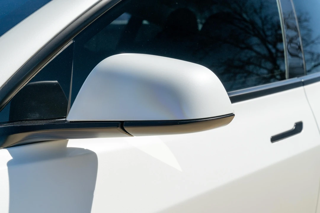 2023 Tesla Model 3 Performance - Image 16 of 31