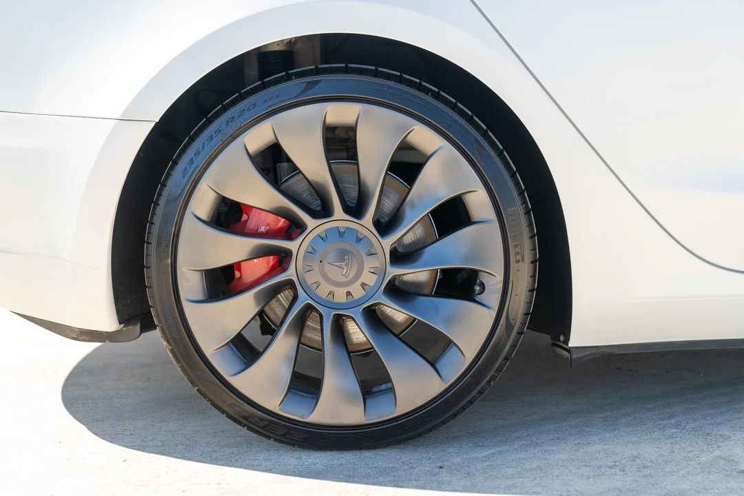 2023 Tesla Model 3 Performance - Image 29 of 31
