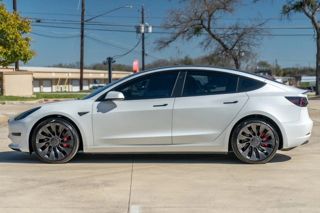 2023 Tesla Model 3 Performance - Image 3 of 31