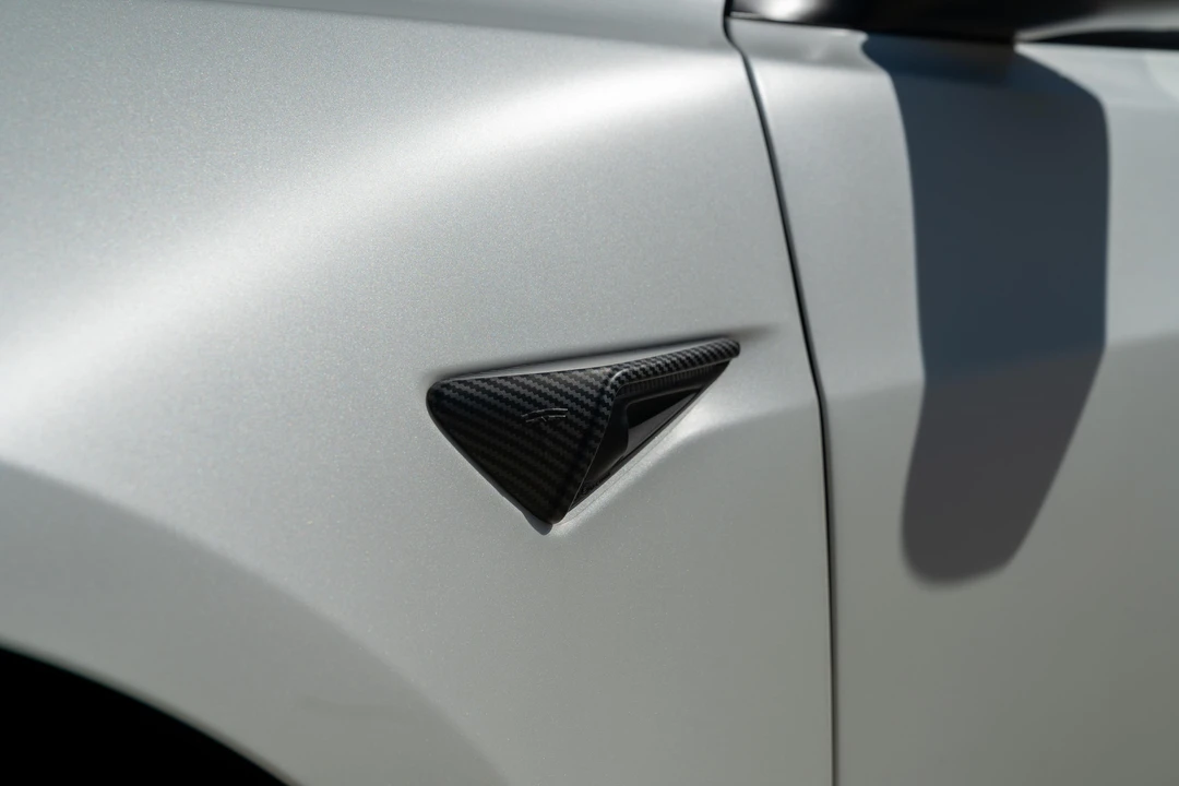 2023 Tesla Model 3 Performance - Image 15 of 31