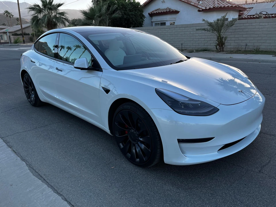 2023 Tesla Model 3 Performance - Image 27 of 31