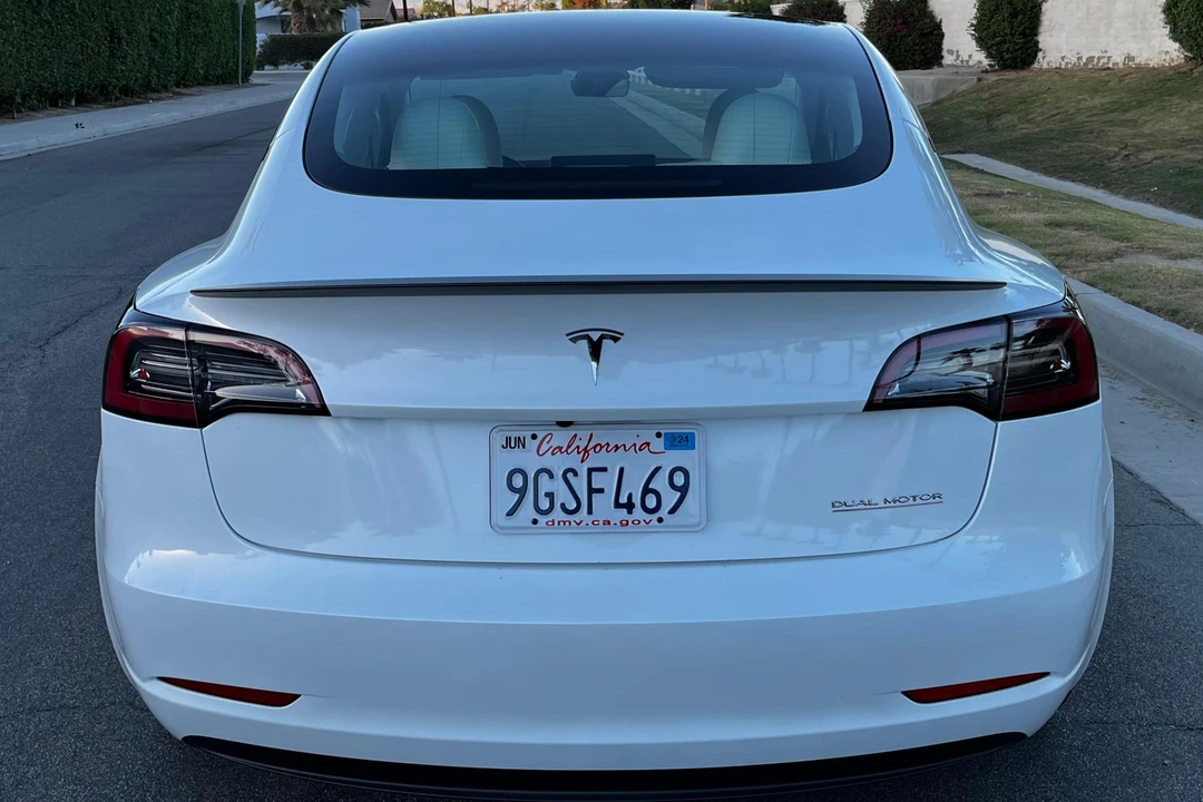 2023 Tesla Model 3 Performance - Image 5 of 31