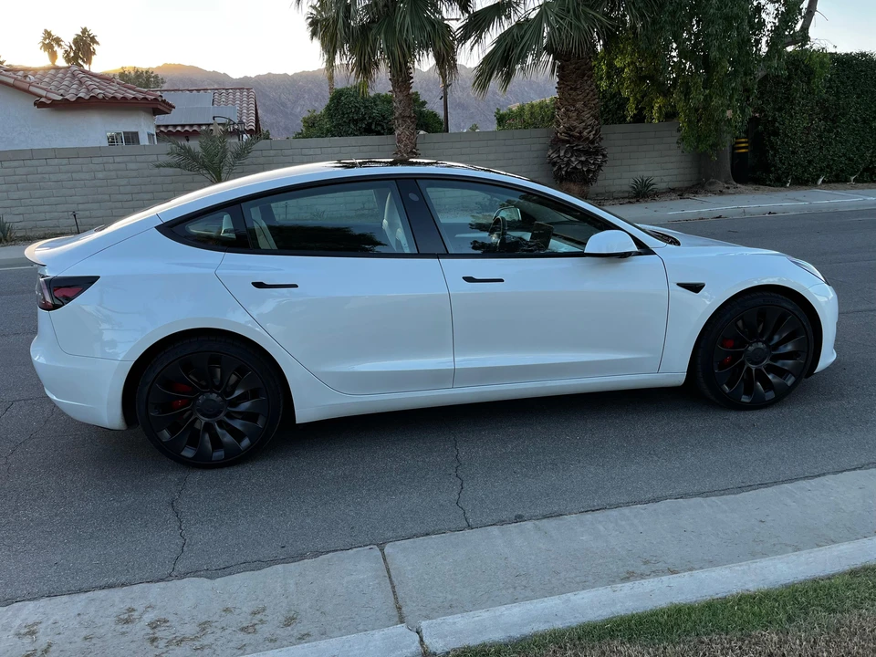 2023 Tesla Model 3 Performance - Image 22 of 31
