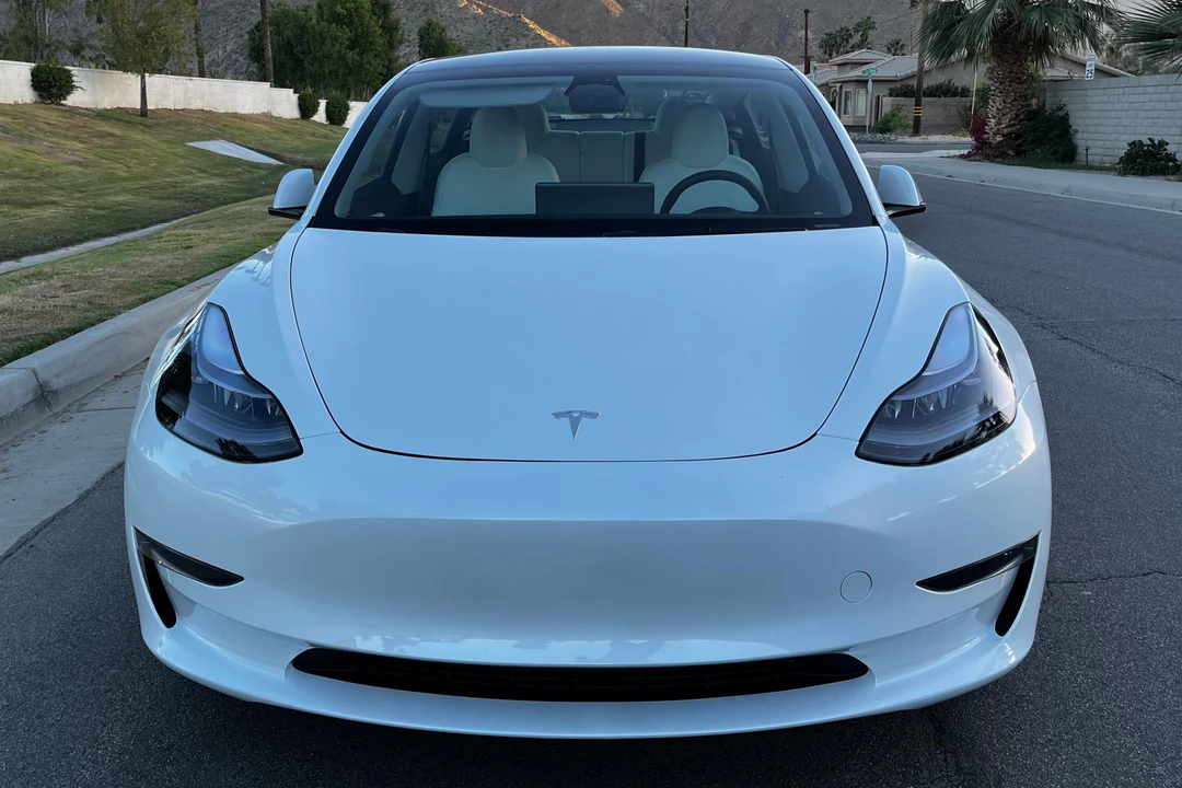 2023 Tesla Model 3 Performance - Image 2 of 31