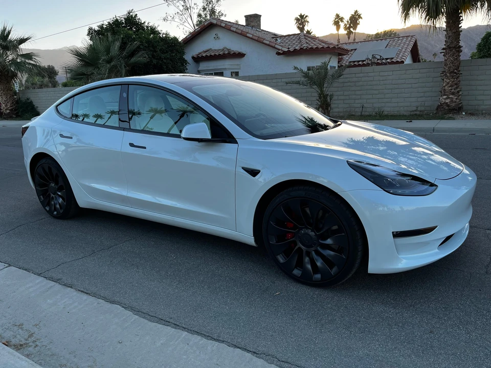 2023 Tesla Model 3 Performance - Image 25 of 31