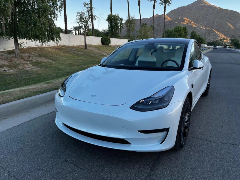 2023 Tesla Model 3 Performance - Image 7 of 31