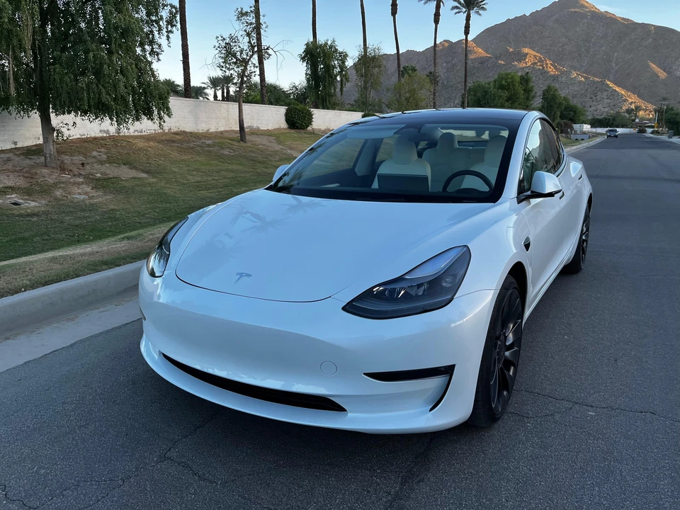 2023 Tesla Model 3 Performance - Image 8 of 31