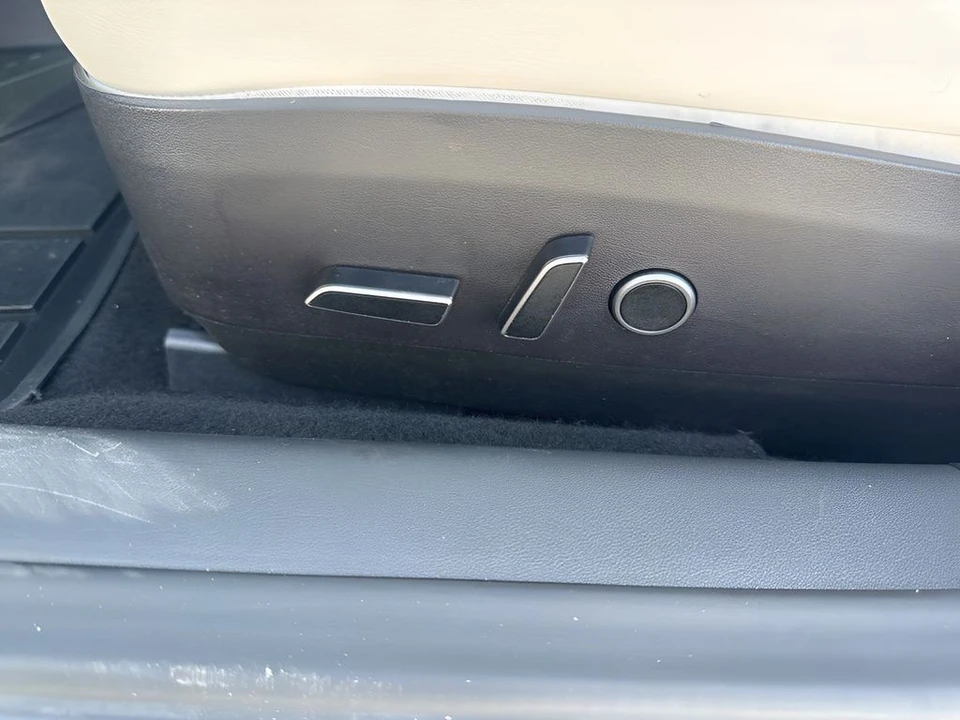 2023 Tesla Model 3 Performance - Image 10 of 21