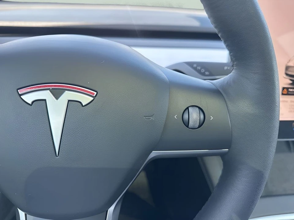 2023 Tesla Model 3 Performance - Image 18 of 21