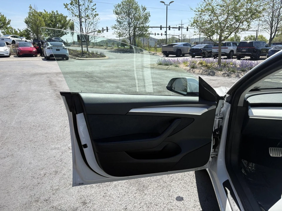2023 Tesla Model 3 Performance - Image 14 of 17