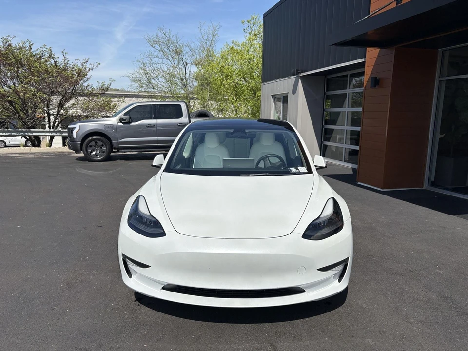 2023 Tesla Model 3 Performance - Image 2 of 17