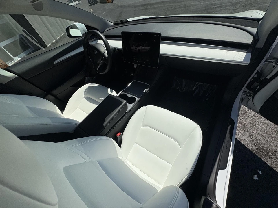 2023 Tesla Model 3 Performance - Image 13 of 17