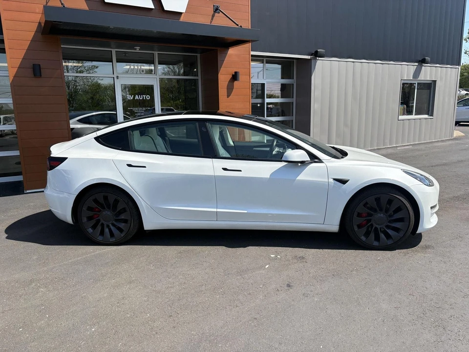 2023 Tesla Model 3 Performance - Image 6 of 17