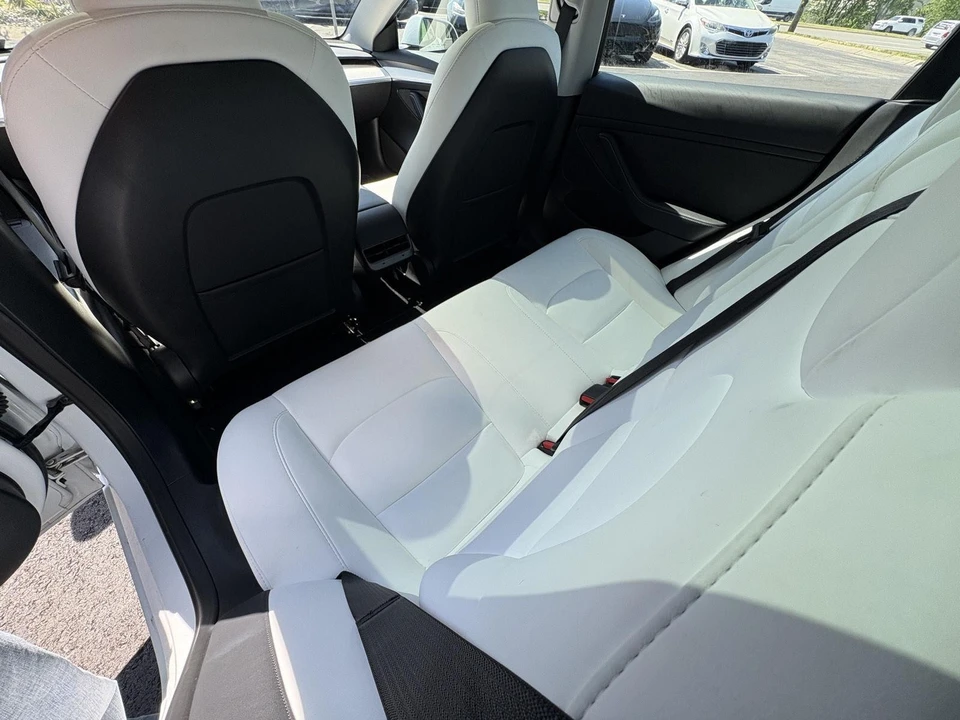 2023 Tesla Model 3 Performance - Image 11 of 17