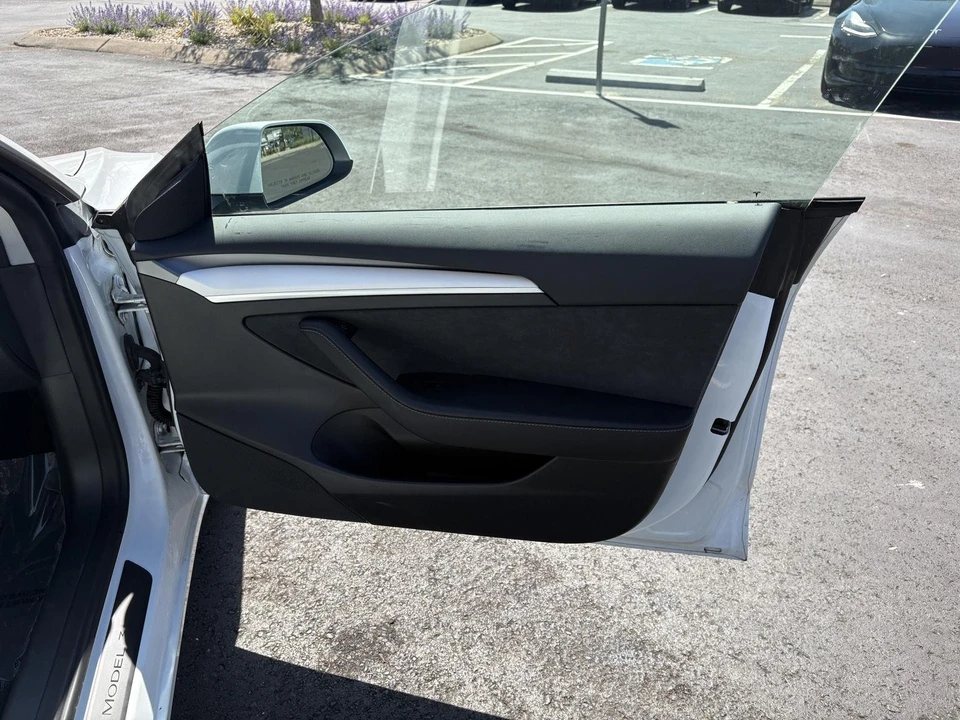 2023 Tesla Model 3 Performance - Image 12 of 17