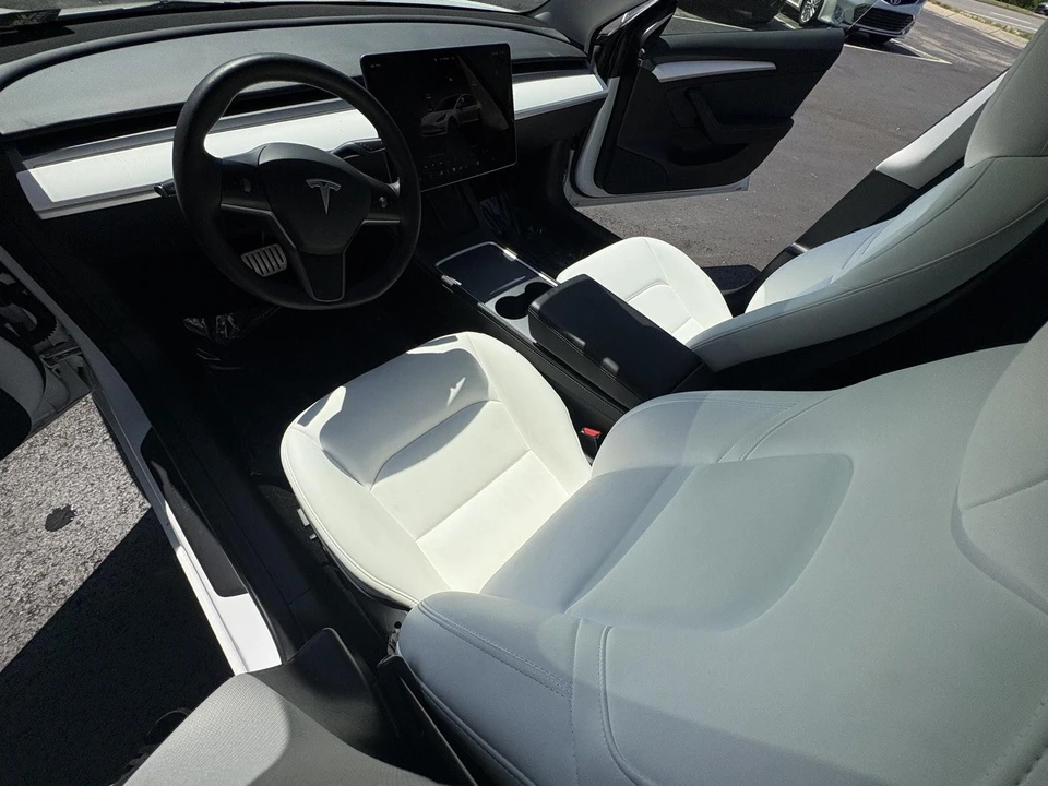 2023 Tesla Model 3 Performance - Image 15 of 17