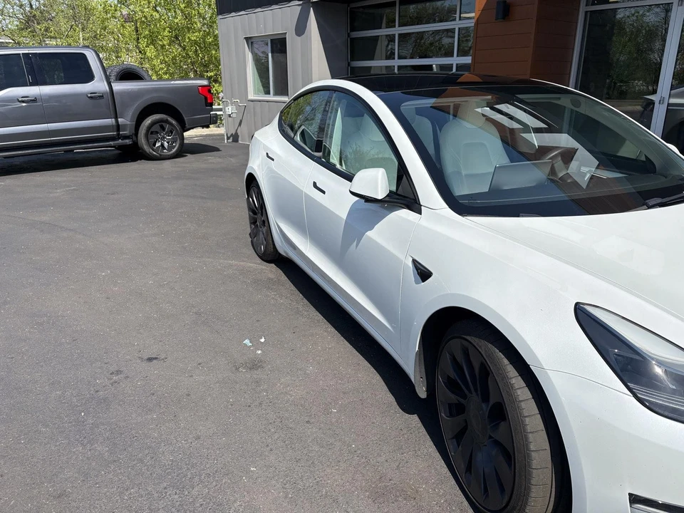 2023 Tesla Model 3 Performance - Image 4 of 17