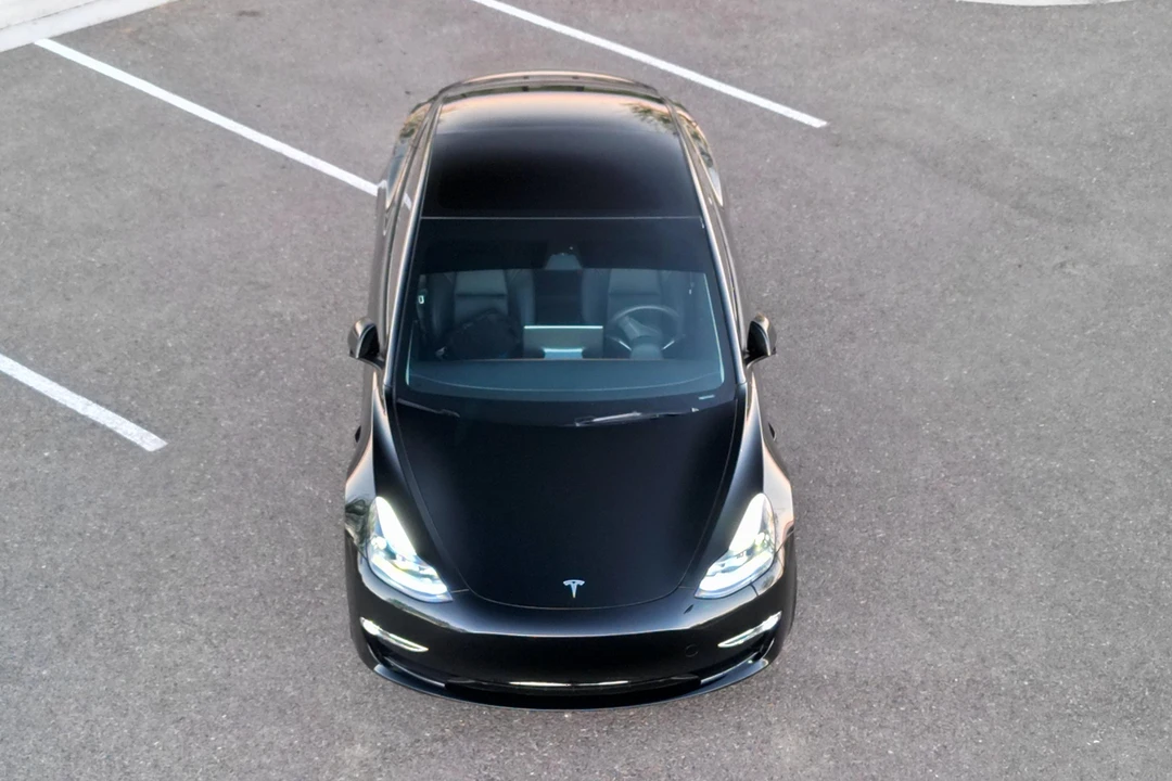 2023 Tesla Model 3 Performance - Image 6 of 31